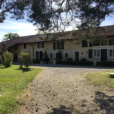 Au San Francisco Ferienhaus Treffort (Ain)